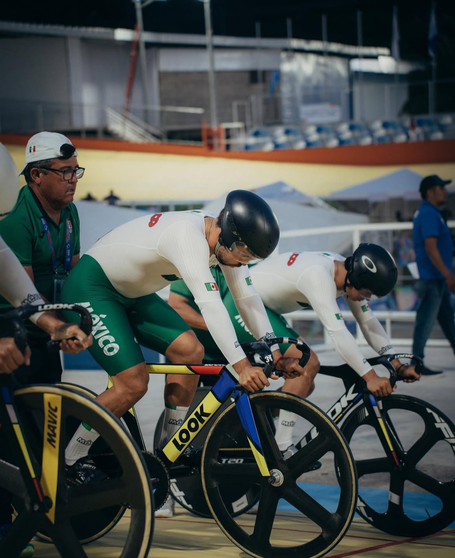 Yuli Verdugo Osuna y Ricardo Peña Salas se preparan para el Mundial de Ciclismo en Chile.