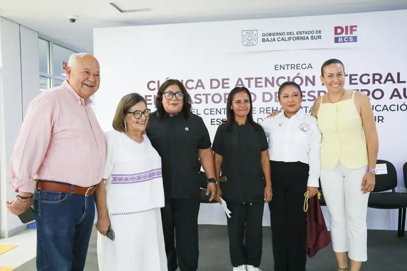 Milena Quiroga anuncia transporte público gratuito para infancias con autismo.