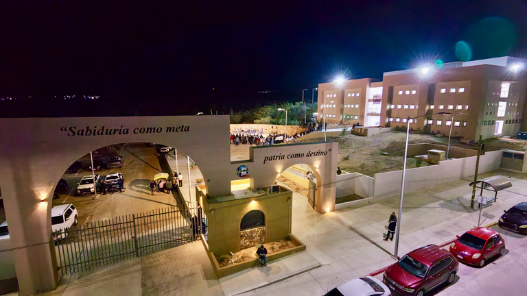 Castro Cosío inaugura sede Los Portales de la UABCS en Cabo San Lucas