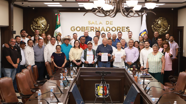 Acuerdan Gobierno del Estado y CROC impulsar obras de conservación de agua y suelos en BCS