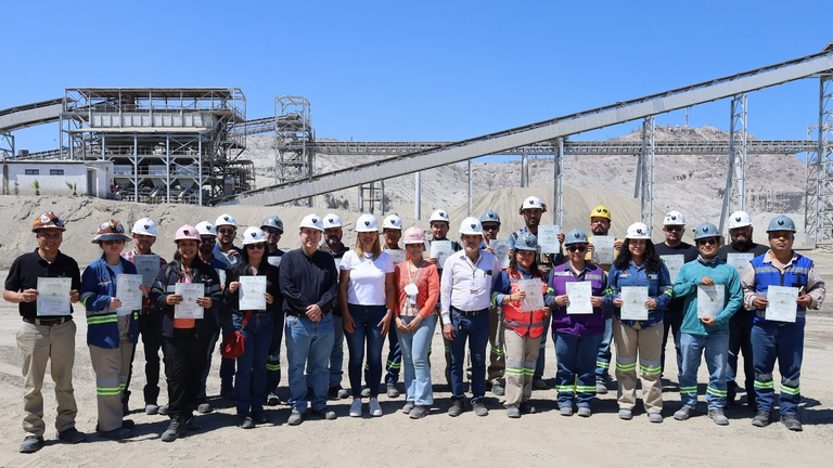 ICATEBCS y ROFOMEX reconocen a trabajadores capacitados