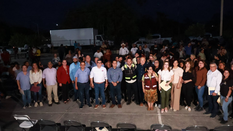 Gobierno de BCS escucha a familias de El Campamento