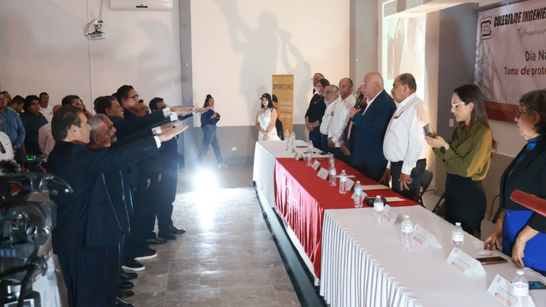 Gobernador toma protesta al XXV Consejo Directivo del Colegio de Ingenieros Civiles