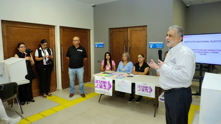 Más de 4 mil personas con discapacidad ya cuentan con su INE adaptado