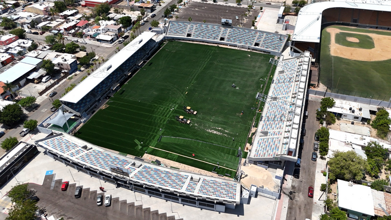 Gobierno mantiene rehabilitación del Estadio Guaycura