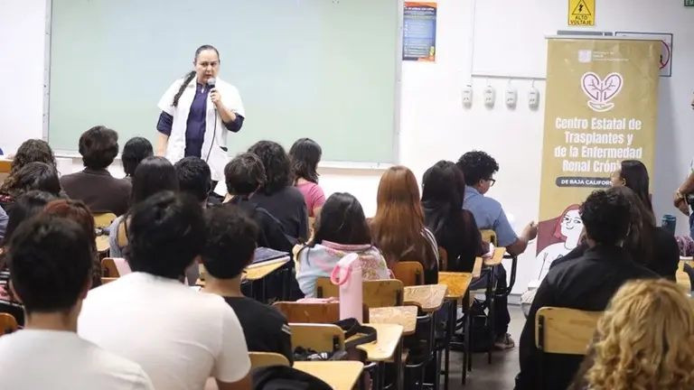 Informan a universitarios sobre donación de órganos