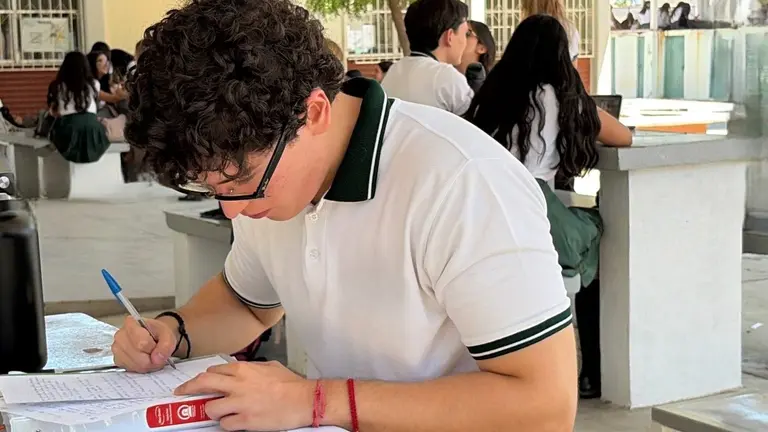 Llega a BCS el Bachillerato Margarita Maza