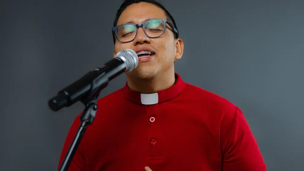 El joven sacerdote José Herrera lanzará su nueva producción discográfica con colaboración internacional.